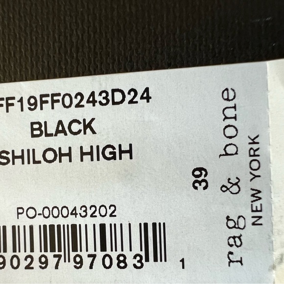 Rag and Bone Black Chelsea Boot size 9, runs small, fits more like an 8.5 - Picture 8 of 8